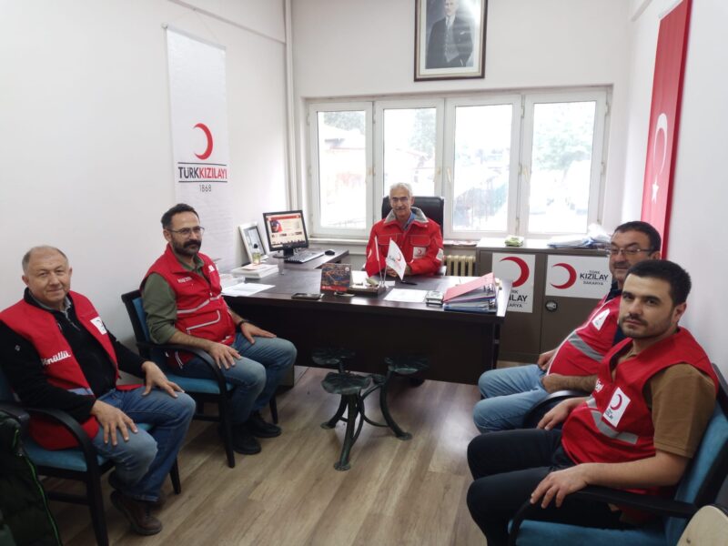 25 Yıllık Kızılaycı Başkan Görevini Devretti