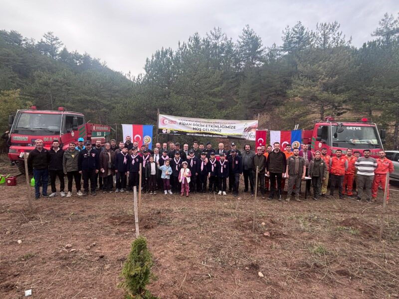 Milli Ağaçlandırma Günü’nde Taraklı’da 500 Fidan Toprakla Buluştu