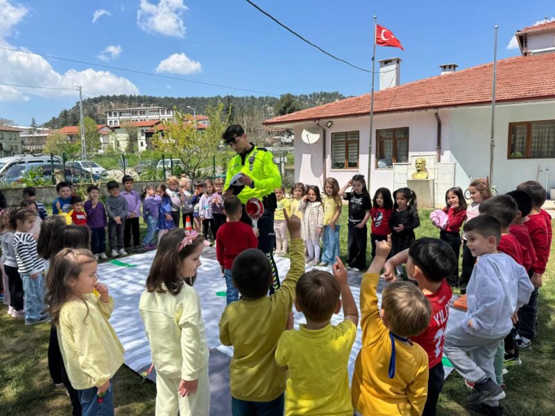 Trafik Haftası” kapsamında farkındalık etkinliği düzenlendi