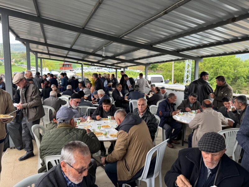 Taraklı’nın İçdedeler Mahallesi’nde hıdrellez pilavına büyük ilgi