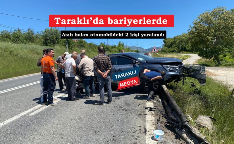 Taraklı’da bariyerlerde asılı kalan otomobildeki 2 kişi yaralandı